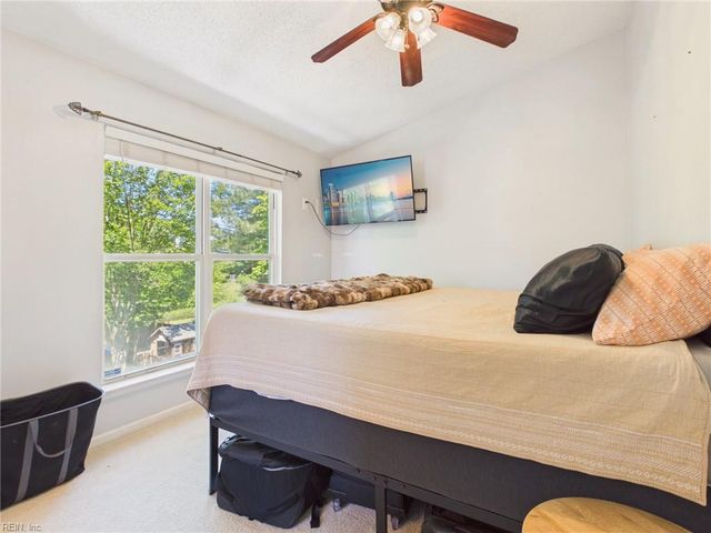 1753 Moonstone DR, Virginia Beach, VA 23456
