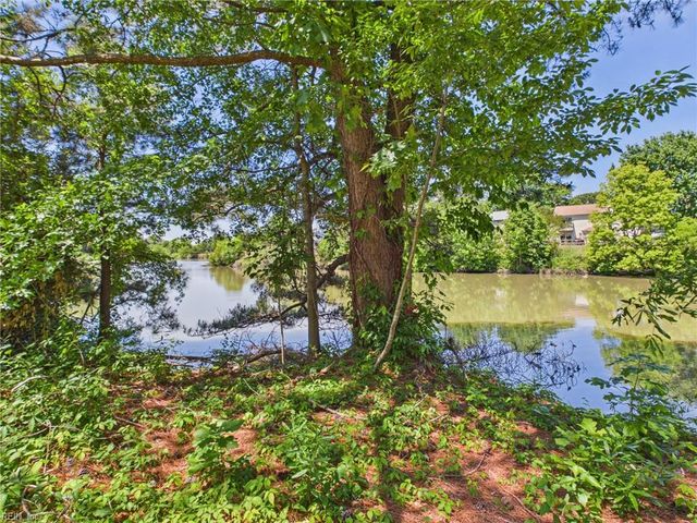 1753 Moonstone DR, Virginia Beach, VA 23456