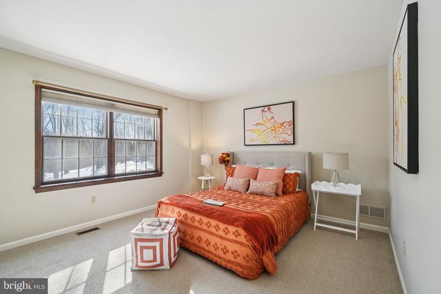 2 BITTERSWEET DR, West Chester, PA 19382