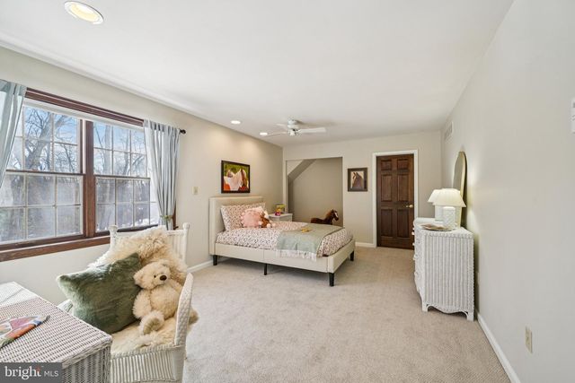 2 BITTERSWEET DR, West Chester, PA 19382