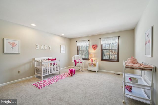 2 BITTERSWEET DR, West Chester, PA 19382