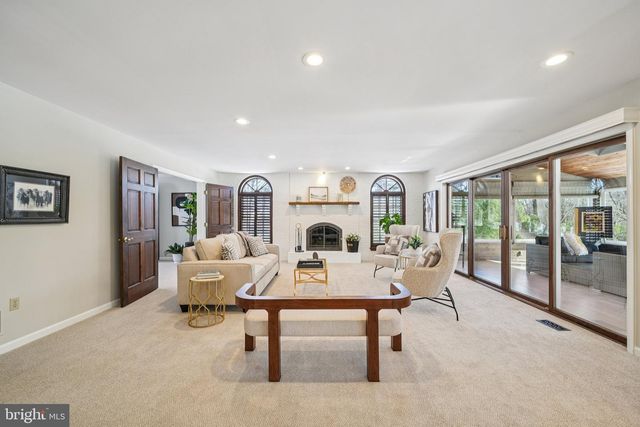 2 BITTERSWEET DR, West Chester, PA 19382