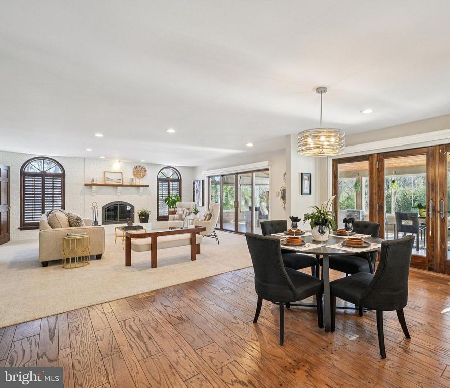 2 BITTERSWEET DR, West Chester, PA 19382