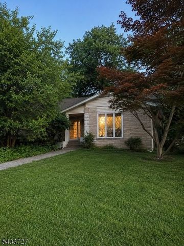 50 Brookside Ave, Caldwell Boro Twp., NJ 07006