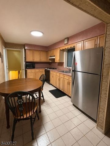 50 Brookside Ave, Caldwell Boro Twp., NJ 07006