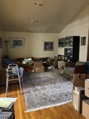 50 Brookside Ave, Caldwell Boro Twp., NJ 07006