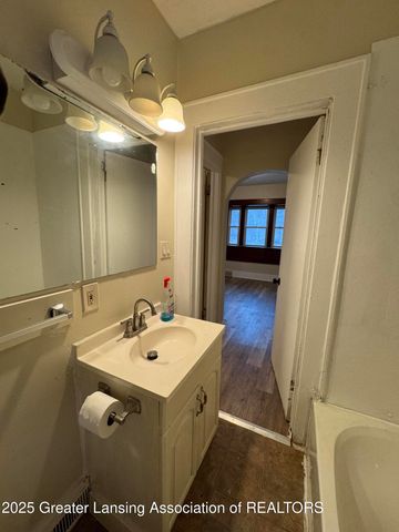 329 S Hayford Avenue, Lansing, MI 48912