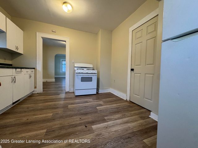 329 S Hayford Avenue, Lansing, MI 48912