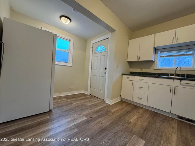 329 S Hayford Avenue, Lansing, MI 48912