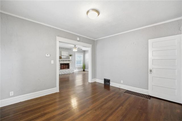 3836 Wyandotte Street, Kansas City, MO 64111