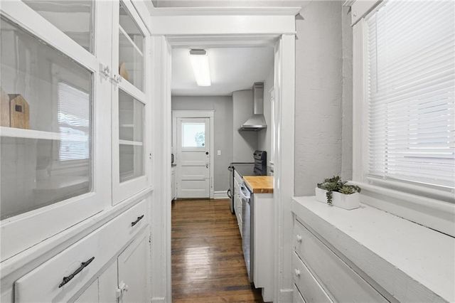 3836 Wyandotte Street, Kansas City, MO 64111