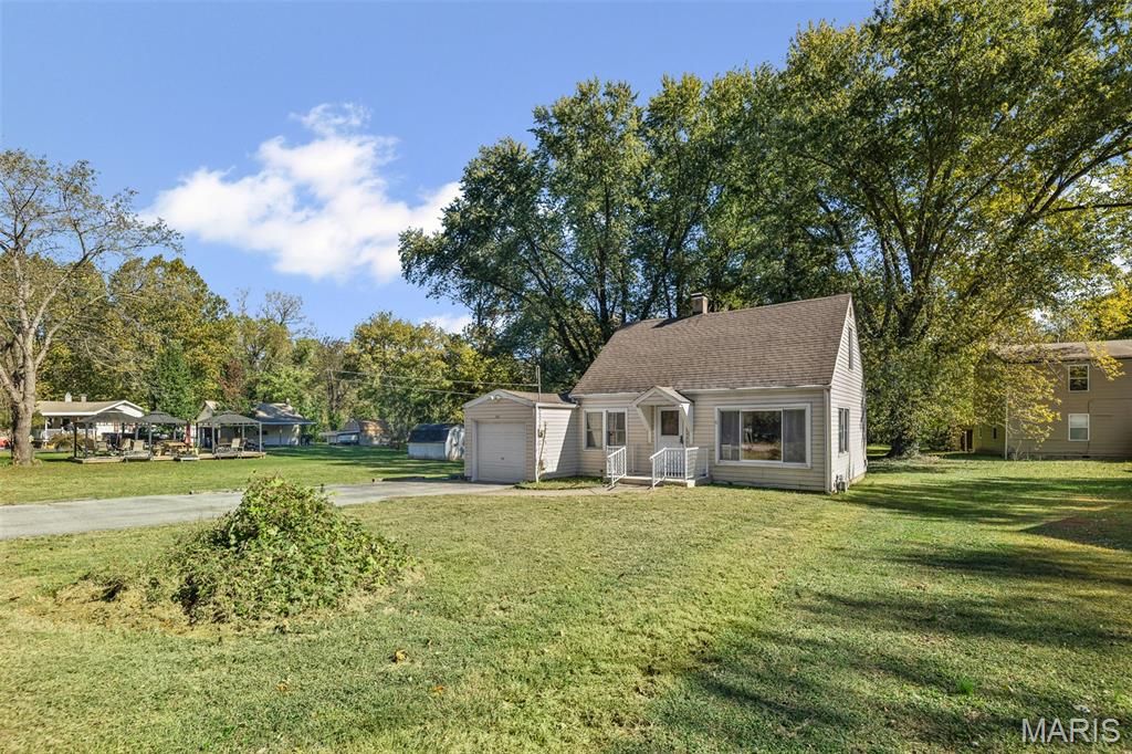 347 Brookside Drive, Caseyville, IL 62232