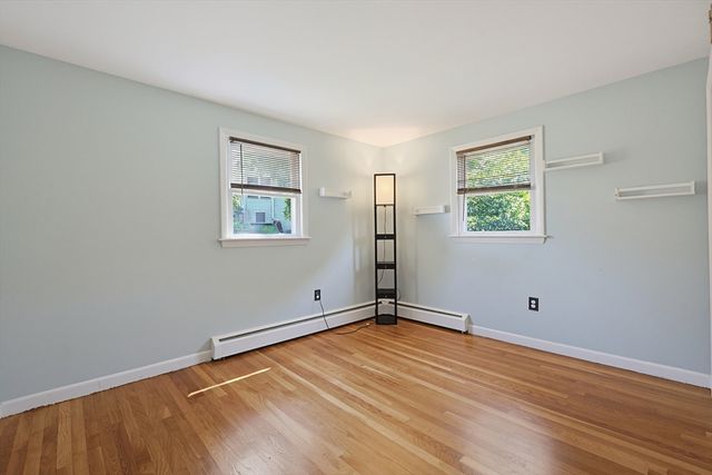 5 Rainville Ave, Fitchburg, MA 01420