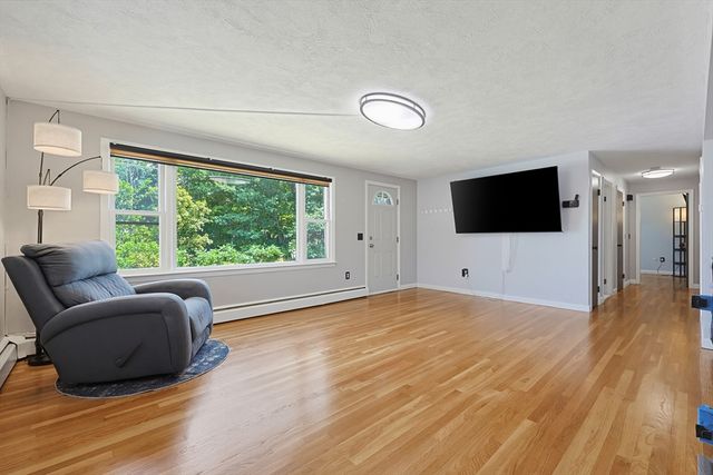 5 Rainville Ave, Fitchburg, MA 01420