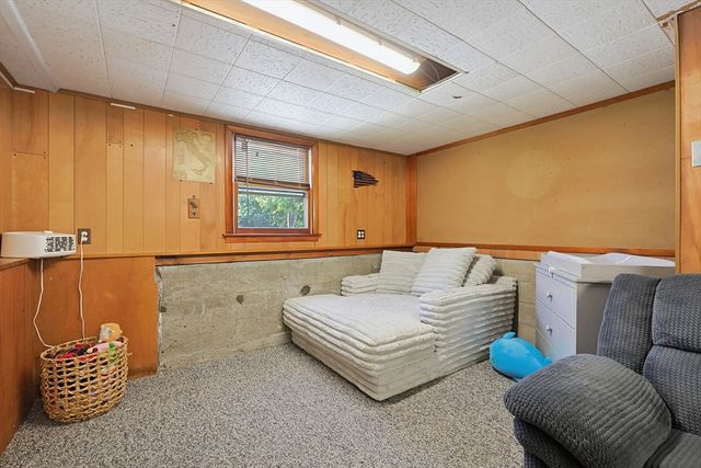 5 Rainville Ave, Fitchburg, MA 01420