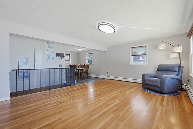 5 Rainville Ave, Fitchburg, MA 01420