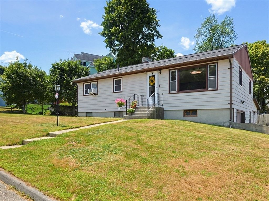 5 Rainville Ave, Fitchburg, MA 01420