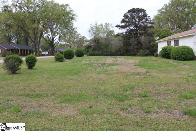 300 Marion Place, Clinton, SC 29325