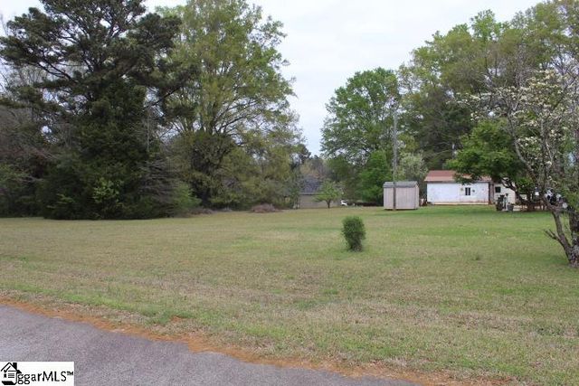 300 Marion Place, Clinton, SC 29325