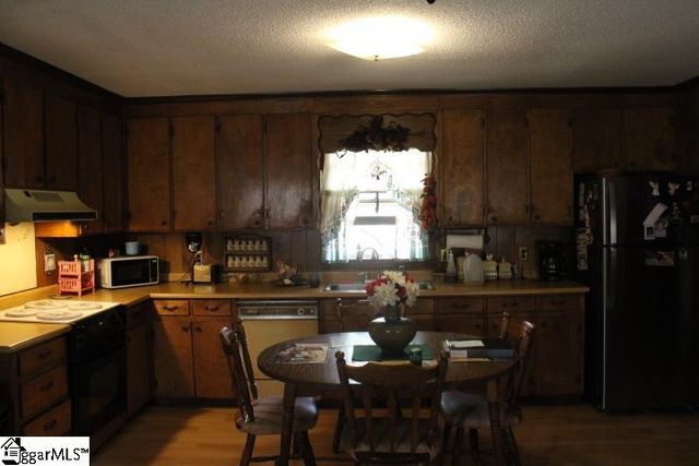 300 Marion Place, Clinton, SC 29325