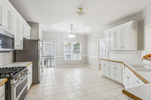 1762 Ascot NW Run, Acworth, GA 30102