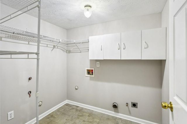 1762 Ascot NW Run, Acworth, GA 30102