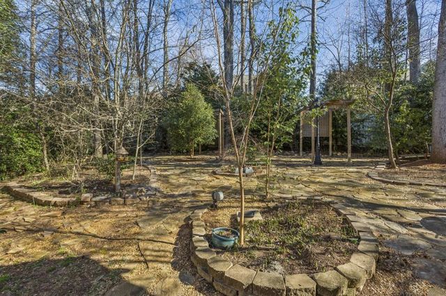 1762 Ascot NW Run, Acworth, GA 30102