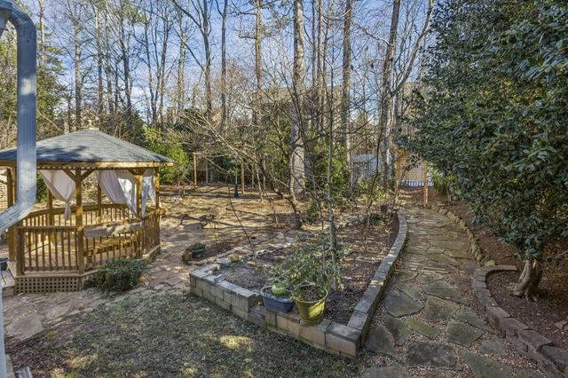 1762 Ascot NW Run, Acworth, GA 30102