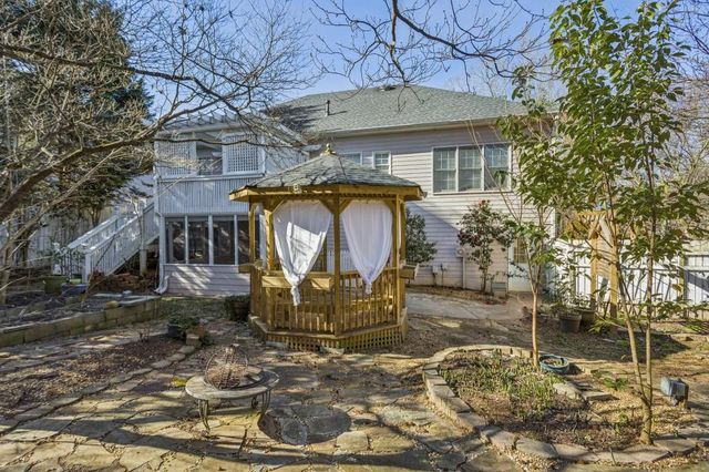 1762 Ascot NW Run, Acworth, GA 30102