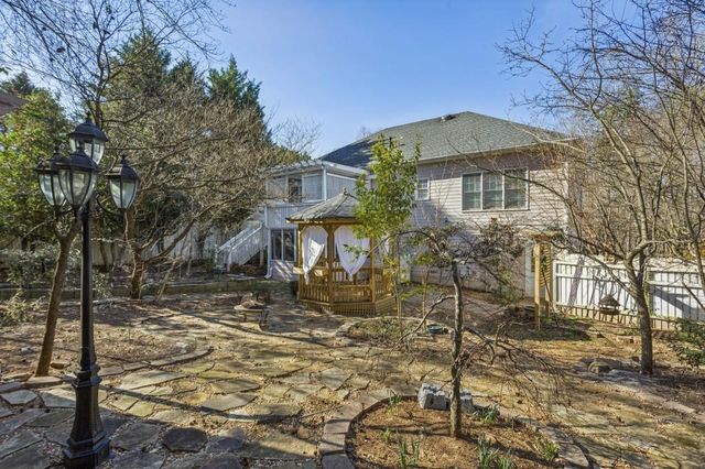 1762 Ascot NW Run, Acworth, GA 30102