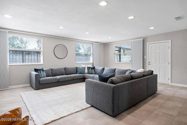 8048 ARGENTINE Drive W, Jacksonville, FL 32217