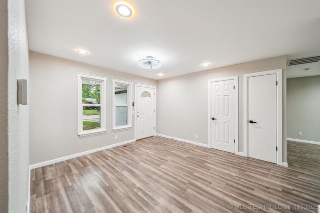 602 S Sunset Drive, Claremore, OK 74017