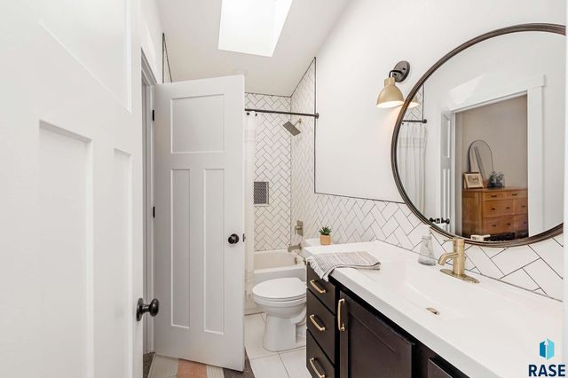 2804 S Melanie Ln Lane, Sioux Falls, SD 57103