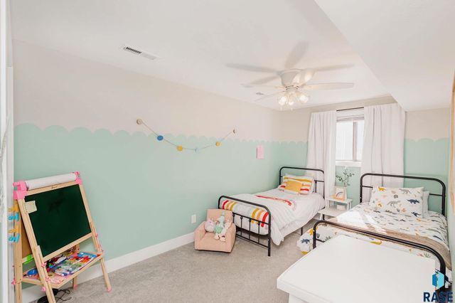 2804 S Melanie Ln Lane, Sioux Falls, SD 57103