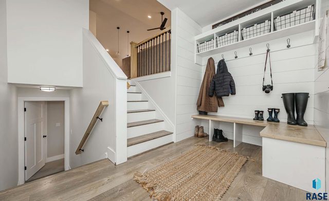 2804 S Melanie Ln Lane, Sioux Falls, SD 57103