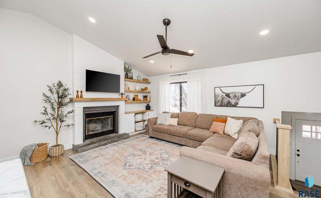 2804 S Melanie Ln Lane, Sioux Falls, SD 57103