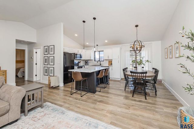 2804 S Melanie Ln Lane, Sioux Falls, SD 57103