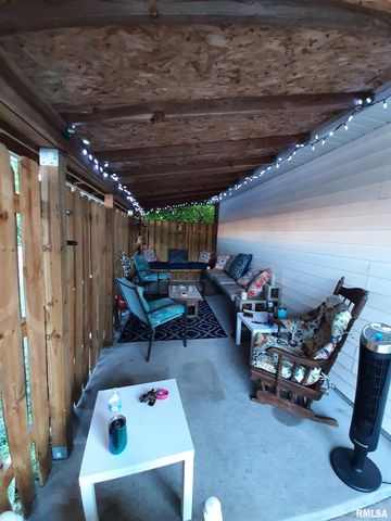 1935 ELM Street, Murphysboro, IL 62966