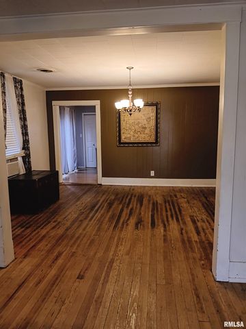 1935 ELM Street, Murphysboro, IL 62966