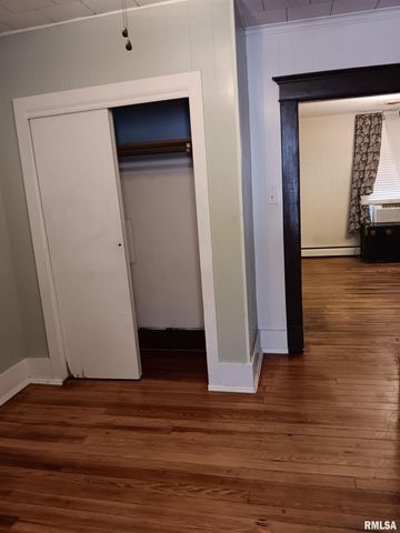 1935 ELM Street, Murphysboro, IL 62966