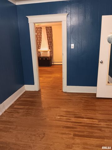 1935 ELM Street, Murphysboro, IL 62966