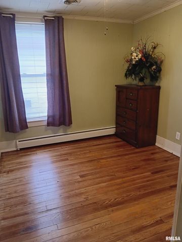 1935 ELM Street, Murphysboro, IL 62966