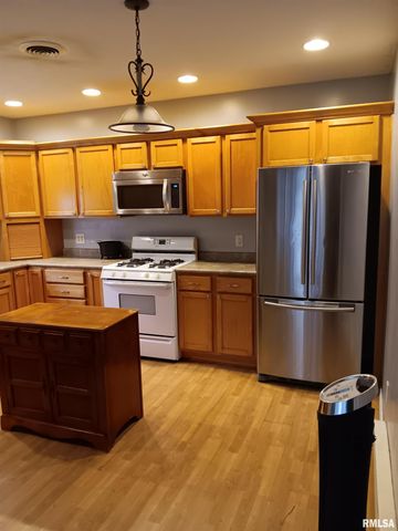 1935 ELM Street, Murphysboro, IL 62966