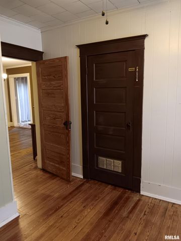 1935 ELM Street, Murphysboro, IL 62966