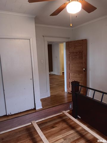 1935 ELM Street, Murphysboro, IL 62966