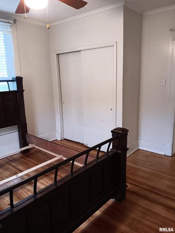 1935 ELM Street, Murphysboro, IL 62966