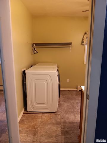 1935 ELM Street, Murphysboro, IL 62966