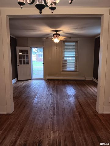 1935 ELM Street, Murphysboro, IL 62966