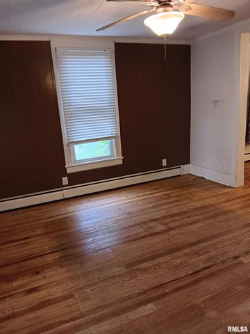 1935 ELM Street, Murphysboro, IL 62966