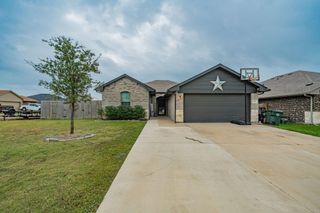 107 Willowbend Loop, Mabank, TX 75147